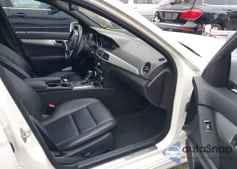 2014 Mercedes-Benz C 300 Luxury 4Matic/Sport 4Matic from USA, damaged, VIN WDDGF8AB4ER325089